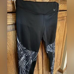 Nike Black and White Feather Dry Fit Leggings